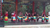 杨爱莹广场舞——彝族舞——赶圩归来阿里里-在云南昆明黑龙潭公园表演