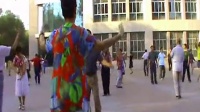 石河子广场舞男士舞蹈老师跳起新疆舞
