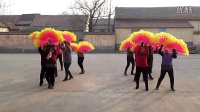 莱芜市羊里镇仪封村快乐广场舞。扇子舞好日子。