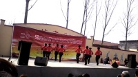 小青蛙广场舞舞动中国8人变对形比赛