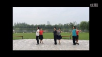 苏州园区夕阳银域广场舞荣域舞蹈队,中老年大众交谊舞四步《我们是党的好儿女》