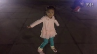 【金玉视角直击】三岁孩子广场舞跳的顶呱呱