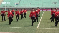 广场舞《草原祝酒歌》由“兵团战友情”舞蹈队表演。