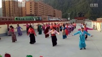 迭部县广场舞《吉祥》开心舞蹈队。