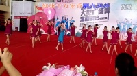 我心依旧广场舞《暖暖的幸福 》舞动时代在广州增城的联谊活动，王梅老师和我心依旧舞队共舞；我的队员一部分都是第一次上台演出，不到之处请多包涵。
