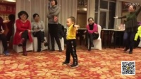 «北京金山上»小宝宝跳的酷酷的（广场舞）