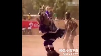 来看看非洲人的广场舞，两只脚像是装了弹簧一样