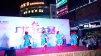 狮城社区陌翎合唱歌团广场舞大赛单人水兵舞(·、饮酒欢歌)。