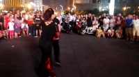 2017年8月1日沈阳奇艺舞蹈团赵哥丽丽夫妻在市府广场丰舞吉特巴舞表演之七