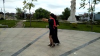 悠悠广场双人舞，恰恰小拉，来自时堰公园拍摄。