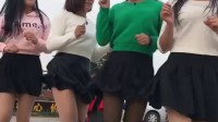 四个美女跳广场舞 看的我脸都红了 注意看绿色衣服的有亮点