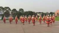 金鹰舞蹈队2017年12月8日参加电视台录制的湖南省原创广场舞“苗岭连北京”，这个舞仅仅经过2天时间的刻苦排练终于取得了非常好的效果。