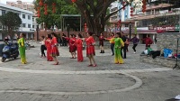 深圳公明街心公园开心一聚广场舞《今生有缘让我们在一起》