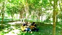 新疆哈密世纪梦吉他培训[健身广场排练新疆民歌《牡丹汗》]