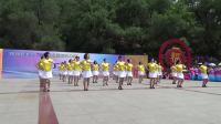 铁岭市广场舞竞赛西丰彩虹桥代表队表演。（走进新时代2018.6.26）