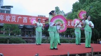 资源县瓜里乡文溪村中心广场舞队扇子舞《采茶情歌》。