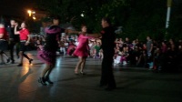 宁老师带领学员，在华夏俱乐部西沽培训中心联谊会，跳一托二古特巴舞。