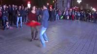 广场舞：《女人是老虎》夫妻双人舞 跳的太好了!