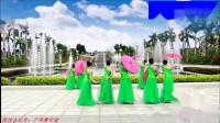 福建融侨李姐广场舞《雨中花》，美丽的伞舞，队形很独特