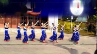 博物馆拍摄广场舞，特色《傣族舞》团体版，领队一上台就出洋相