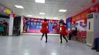 广场舞巜红彤彤的中国红彤彤的家》表演:红宴艳宿州舞蹈艺术团张良荣、李海芹。