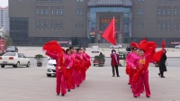 芮城老体协庆元旦广场舞展演红绸舞《红红的中国》