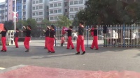 江西吉安市王小红姐妹舞蹈队广场舞《祖国的好江南》正面。