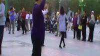奇台儿童广场舞维族老汉和女士跳维族舞