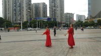 重庆市，綦江区，九龙广场优美三步舞《冰雪的天堂》编舞，韦福强，展演叶池，叶姐。