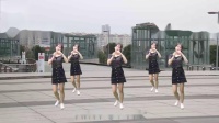 一首经典网络神曲《美极了》广场舞，演唱：冯晓泉、曾格格