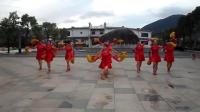 广场舞比赛获奖《红红的中国》变队形球花舞蹈