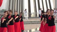 2019牡丹江市东安区兴隆社区广场舞队展演广场舞：《站着等你三千年》《我和我的祖国》