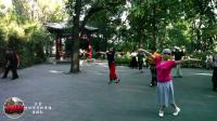 广场舞《梁祝》由北京紫竹院紫竹情舞蹈队表演