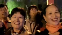 王淑银老师与果果泉城广场演绎北京水兵舞第五套