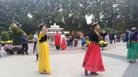 赵玉荣团长与张丽露老师11月3日于莲花池广场共舞