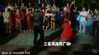 三亚湾海月广场 奥力老师和尼格尔老师精彩新疆舞