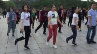 广场舞鬼步舞《红玫瑰》国内最专业最标准的鬼步舞口令教学 教老年人学曳步舞教程 舞步飘逸自如