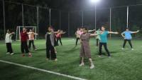 广东清远清新区龙颈镇河洞村妇联，开展农村健身广场舞活动。